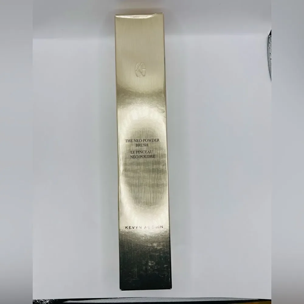 Kevyn Aucoin Brush- The Neo Powder Brush